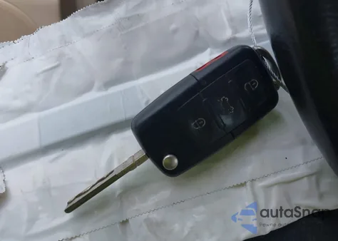 2008 Volkswagen New Beetle S/Se z USA, uszkodzony, nr VIN 3VWRG31C18M506150